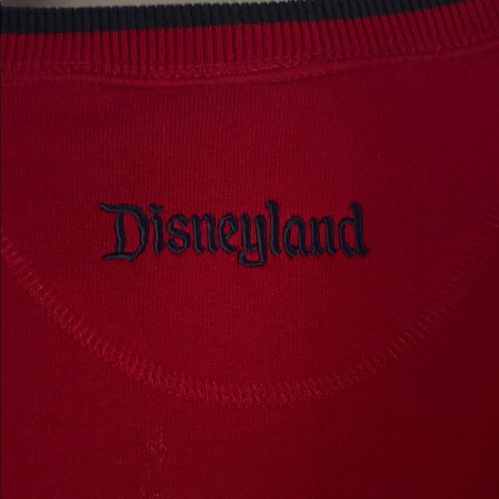 VINTAGE DISNEYLAND Red Crewneck Graphic Sweatshirt - Picture 6 of 7